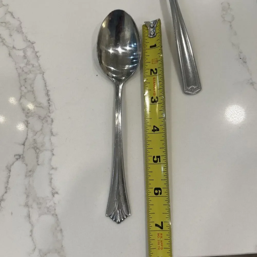 Vtg Lot of 4 Stainless‎ Dinner Spoons Assorted 8” Flatware Silverware